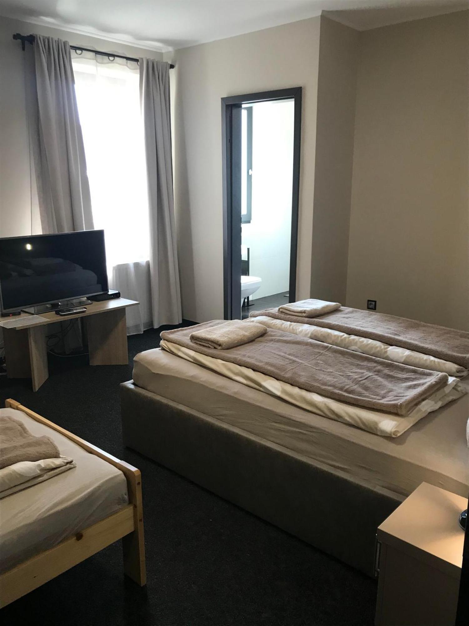 4 Haloszobas Pihenj Meg Vendeghaz Nyíregyháza Exteriör bild