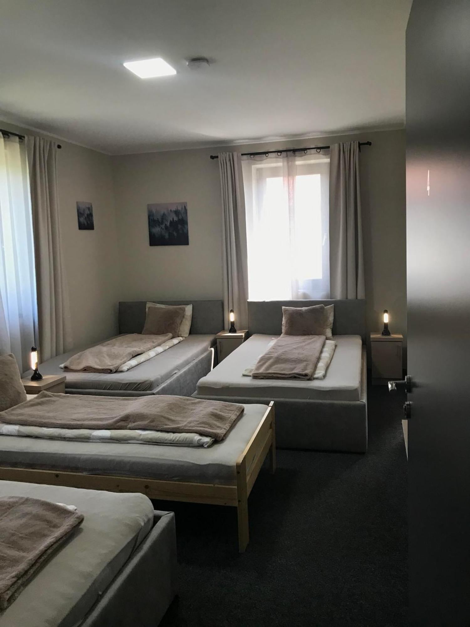 4 Haloszobas Pihenj Meg Vendeghaz Nyíregyháza Exteriör bild