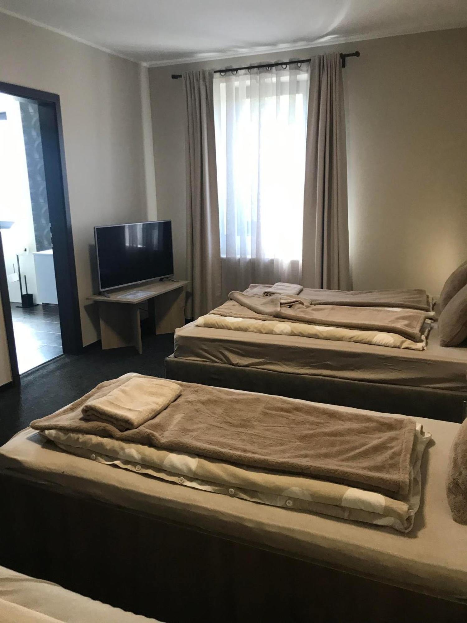 4 Haloszobas Pihenj Meg Vendeghaz Nyíregyháza Exteriör bild