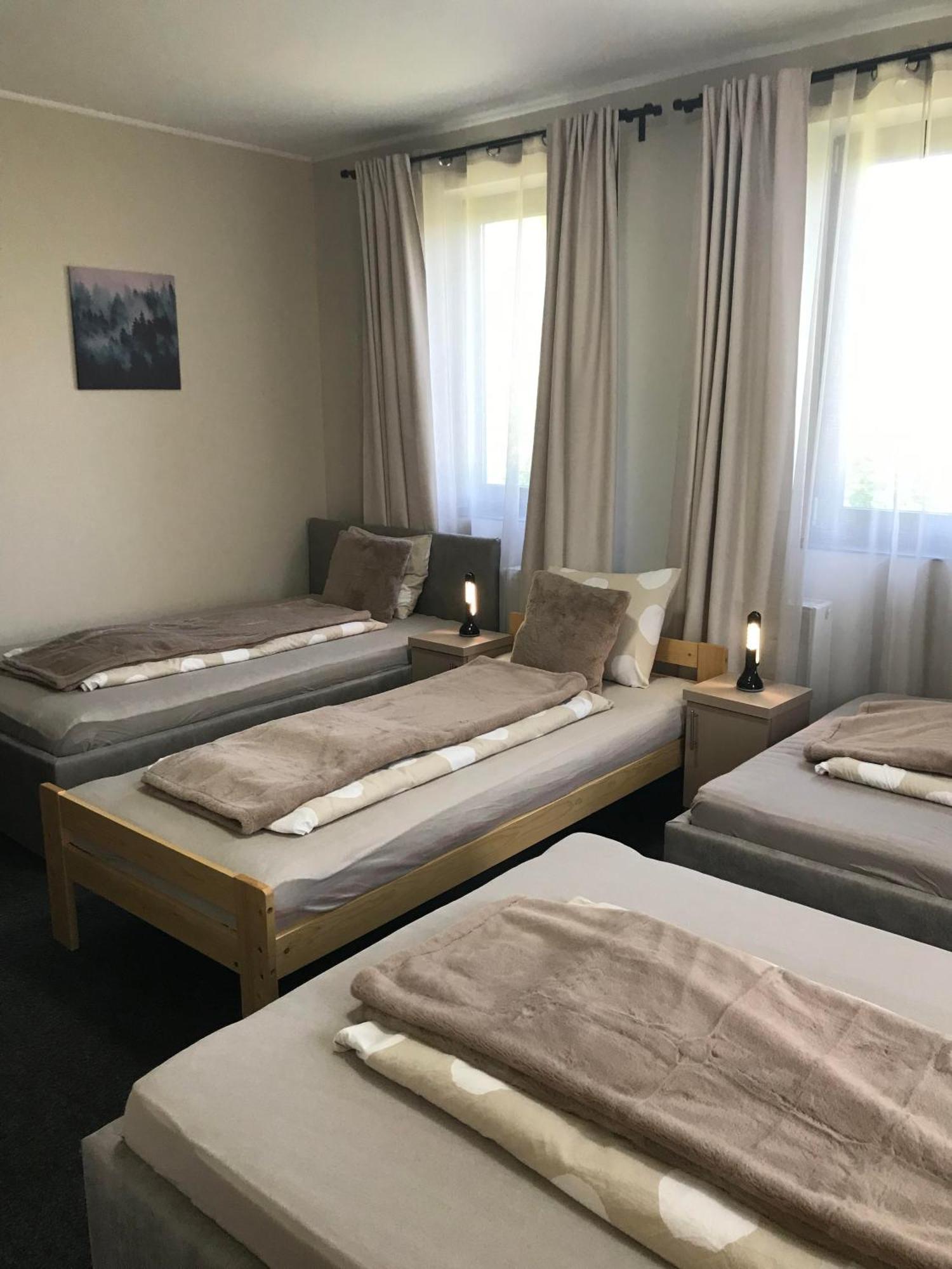 4 Haloszobas Pihenj Meg Vendeghaz Nyíregyháza Exteriör bild
